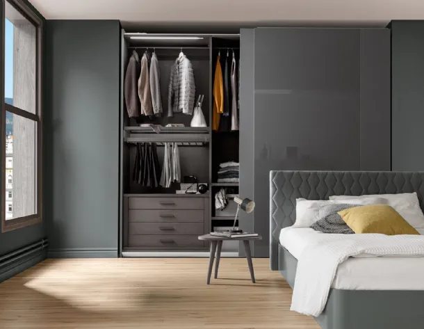 Armadio Bend laccato lucido con ante scorrevoli di Morassutti