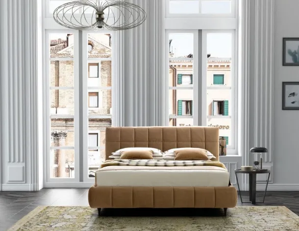 Letto matrimoniale imbottito con testiera trapuntata Orazio di Le Comfort