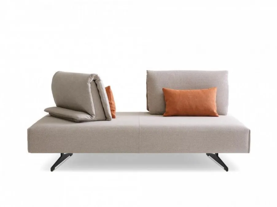 Scopri i Salotti design rivestiti in tessuto: Abbraccio è una delle proposte di divani ad angolo di Le Comfort