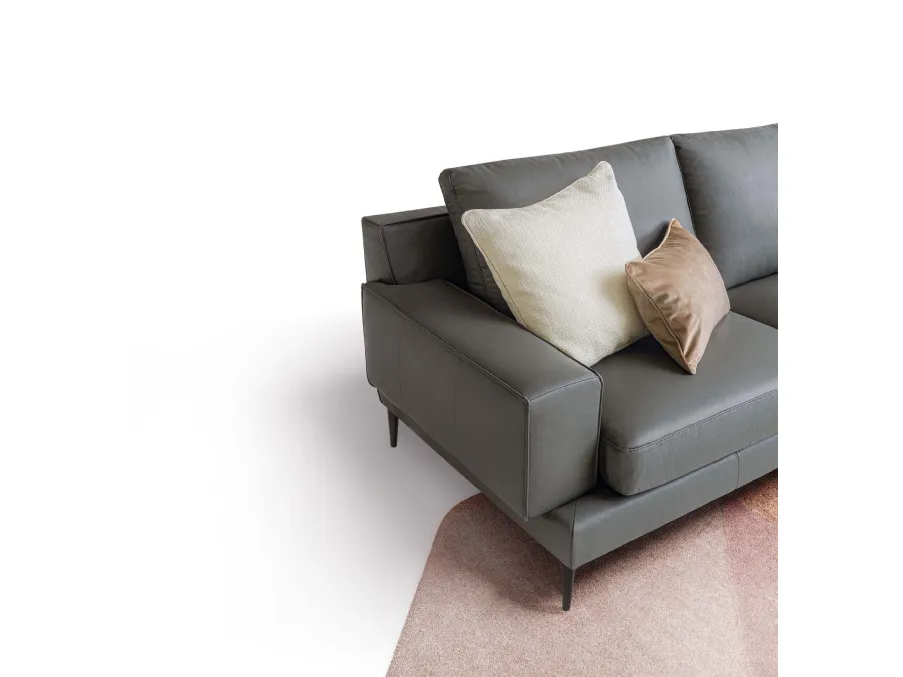 Con i Salotti con penisola moderni Le Comfort, come il modello Kennedy, potrai completare il tuo living