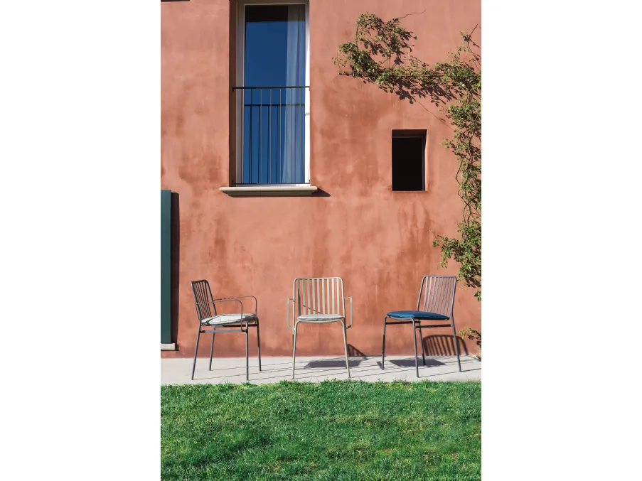 Sedia impilabile Street Outdoor con struttura in acciaio laccato per outdoor di Ingenia