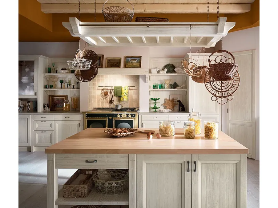 Con la Cucina Classica Country in legno di Tempora Country potrai ultimare uno spazio accogliente, caratterizzato da forme decise e materiali di prima scelta