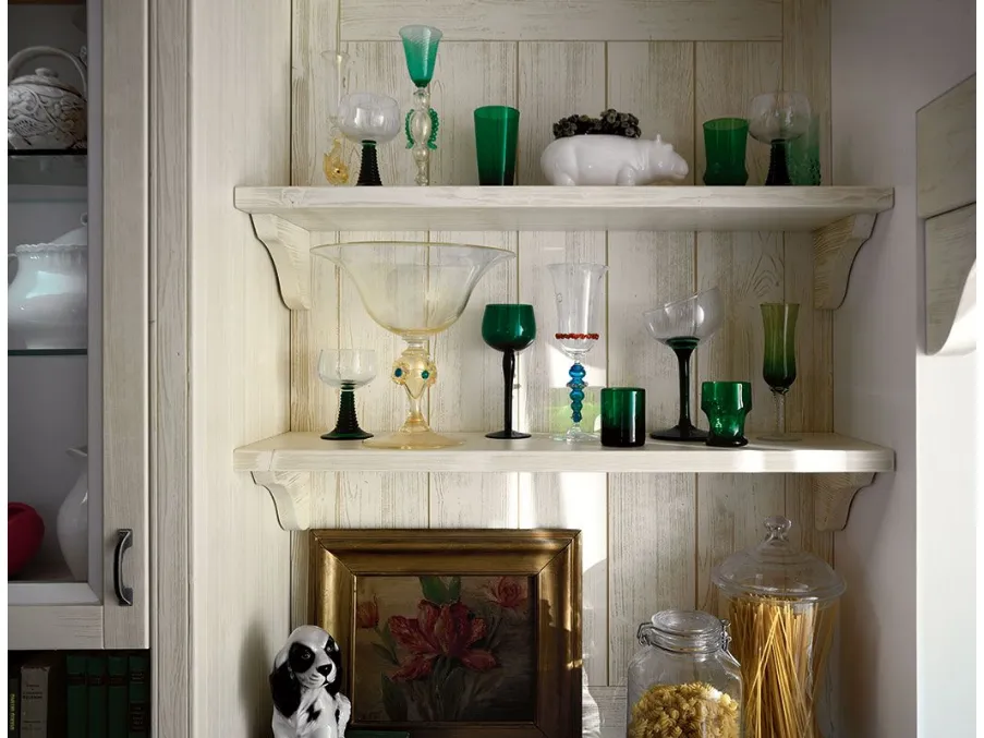 Con la Cucina Classica Country in legno di Tempora Country potrai ultimare uno spazio accogliente, caratterizzato da forme decise e materiali di prima scelta